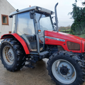 Masssey Ferguson 4235